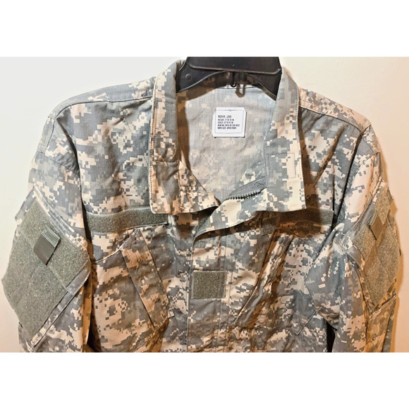 US Army Combat Uniform Coat Shirt ACU Cotton Blend Non FR UCP Medium Long - READ - Picture 2 of 10